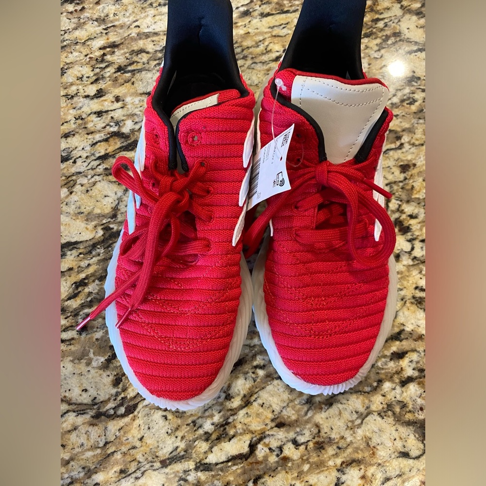 Adidas sobakvo red and white size 7 - Picture 2 of 12